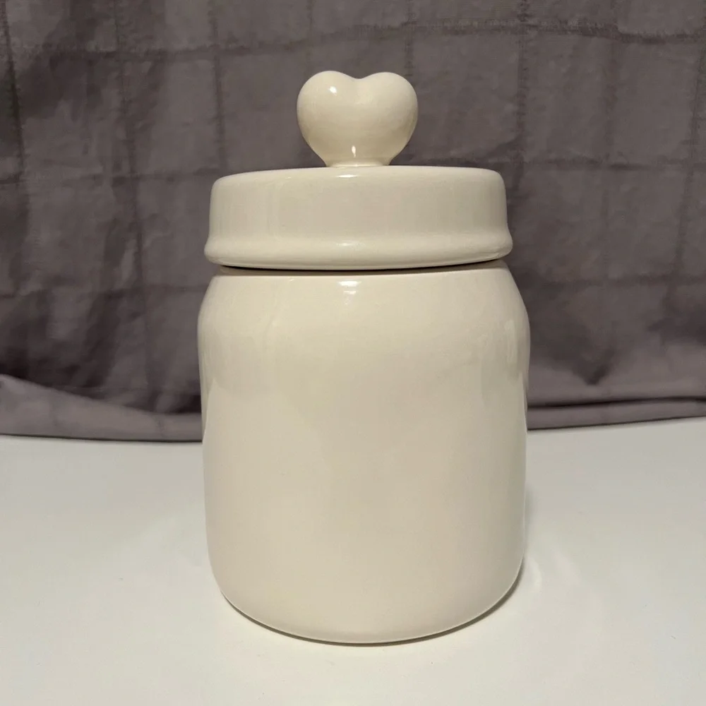 New Rae Dunn ivory canister with heart on the lid. - Picture 2 of 6